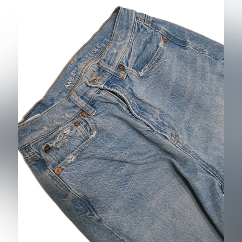 American Eagle Baggy Jeans Women’s Size 2 – Light Wash Distressed Denim
